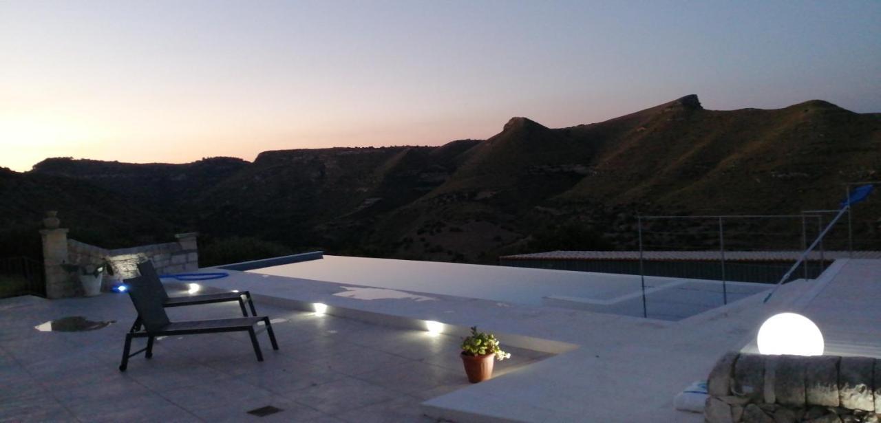 Villa Meriem Noto Eksteriør billede